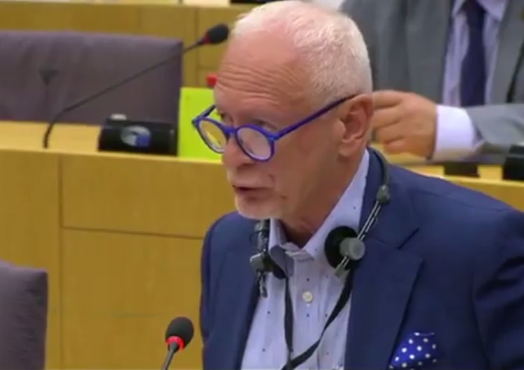 Boni do Timmermansa w PE: Ludzie w Polsce tracą swoje swobody. Pamięta pan rząd, który tak depcze prawo?