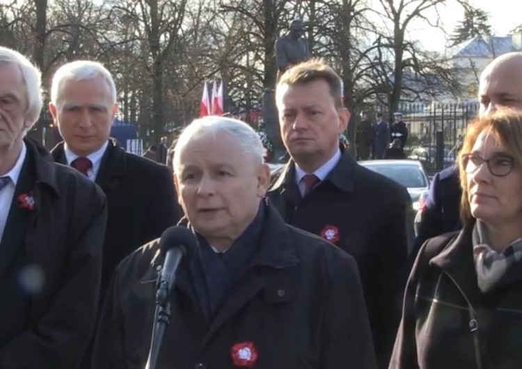  [video] Jarosław Kaczyński pod pomnikiem Piłsudskiego: Jestem przekonany, że za rok Polacy będą silniejsi