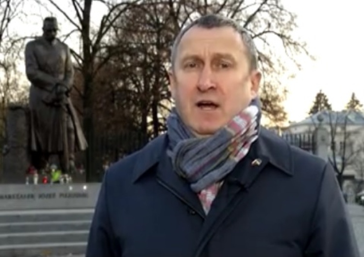 Z okazji polskiego święta narodowego ambasada Ukrainy w Warszawie została podświetlona na biało-czerwono