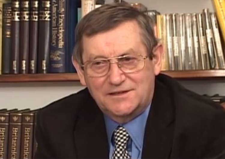 Norman Davies: Polscy wierni łykają w kościołach truciznę