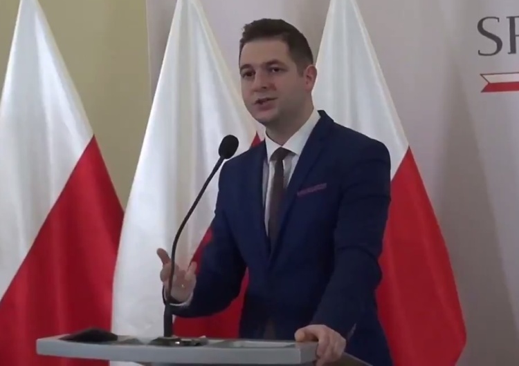  [video] Patryk Jaki: To Trzaskowski w ramach rządu PO negocjował projekt przyjęcia migrantów do Polski