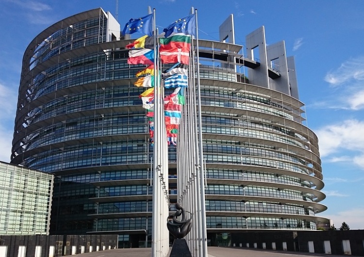  Parlament Europejski przyjął krytyczną rezolucję ws. praworządności w Polsce