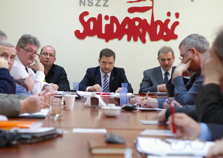 Rząd łamie elementarne zasady dialogu społecznego i wprowadza groźną ustawę