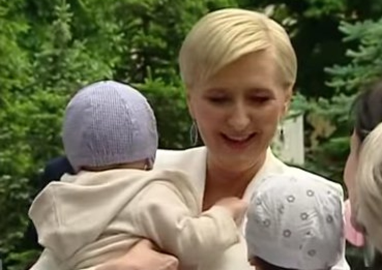 Agata Duda spotkała się z matkami wcześniaków