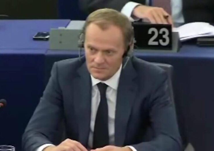  Donald Tusk ogłasza alarm dla Polski w mediach społecznościowych. Odpowiadają premier i dziennikarze