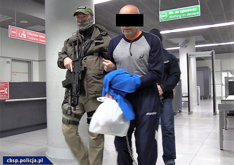 Walizka ze zwłokami w kanale wodnym. Polska policja ściągnęła zabójcę z Ekwadoru