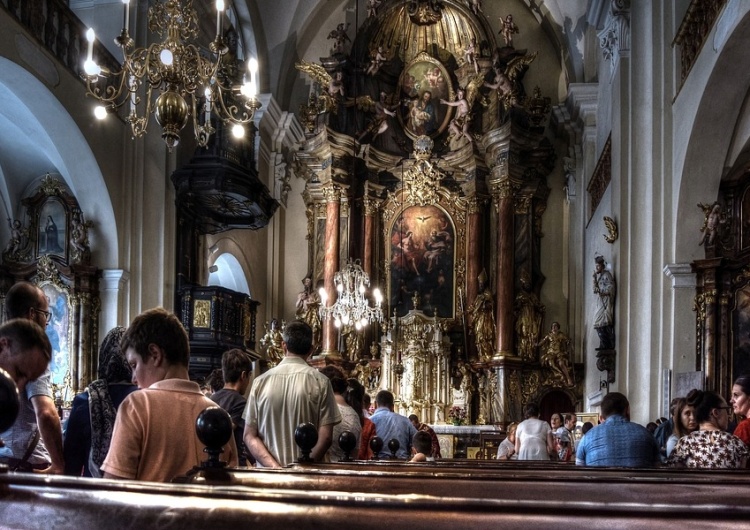  E. Połomska: Duchowna ekwilibrystyka, czyli jak z sądu Bożego zrobić niezobowiązującą rozmowę przy kawie