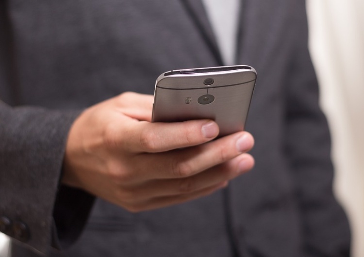 Nadchodzi cyfrowa rewolucja w dokumentach. Wszystkie plastikowe dokumenty zastąpi smartfon