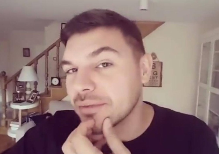 Polski raper Tau nie boi się modlić na scenie - adwentowo i mocno: Marana tha - przyjdź Panie Jezu
