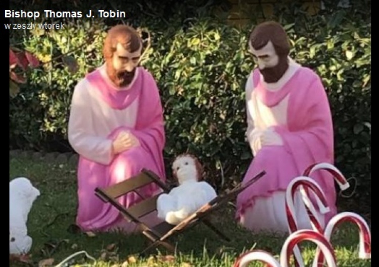 zrzut ekranu Święta w USA: Na jednym z podwórek stanęła gejowska szopka. "Niech Jezus przebaczy to świętokradztwo"