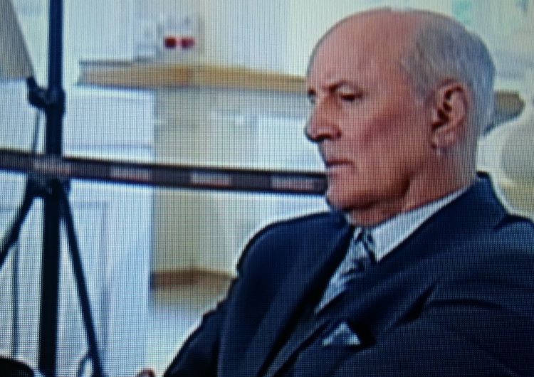 Andrzej Waltz przed komisją weryfikacyjną. Patryk Jaki przerwał posiedzenie