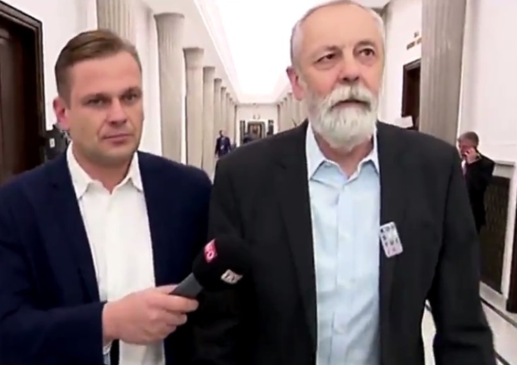 Grupiński zaatakował fizycznie reportera TVP Info. "Wyborcza" broni polityka i atakuje dziennikarza?