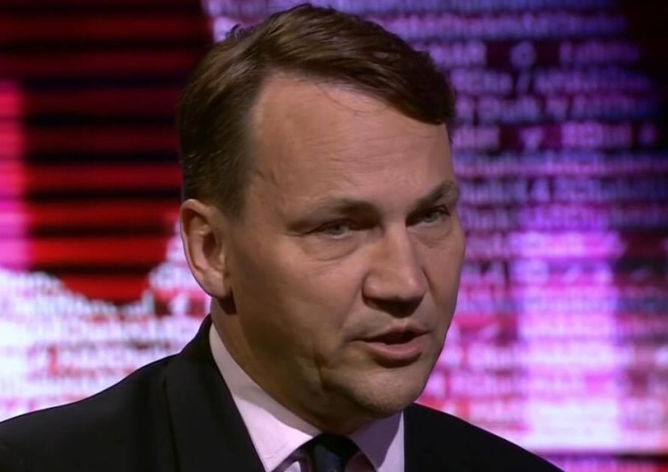 Radosław Sikorski o Beacie Szydło: "Wredny babsztyl śmie grozić 'aferami'"