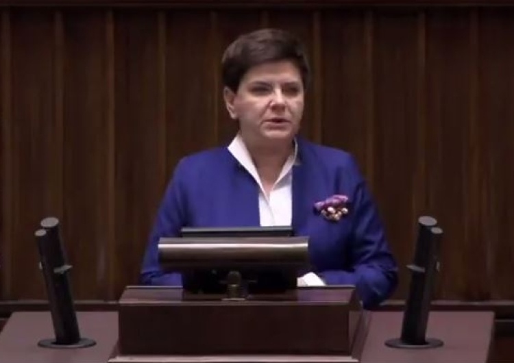  [video] Beata Szydło w Sejmie: Jestem dumna, że rząd PiS przywrócił wiarę Polaków w państwo i godność