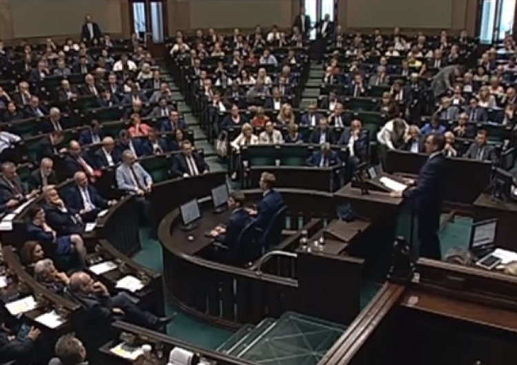  Sejm uchwalił ustawę o Sądzie Najwyższym