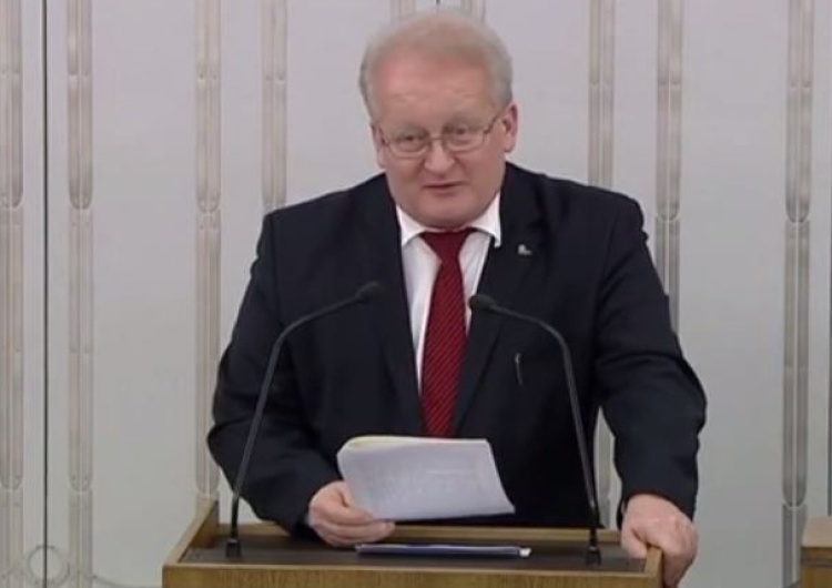 Dwaj senatorowie PO odeszli z partii. "Władze PO nie reagowały na niegodne polskiego posła wystąpienie"