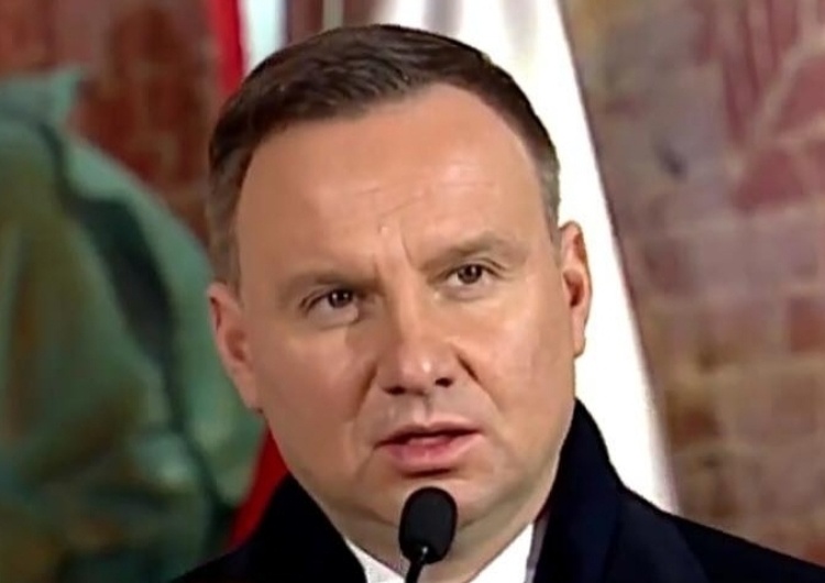  Prezydent: Dziękuję, że mogłem wraz z przewodniczącym "Solidarności" odsłonić ten wspaniały ołtarz