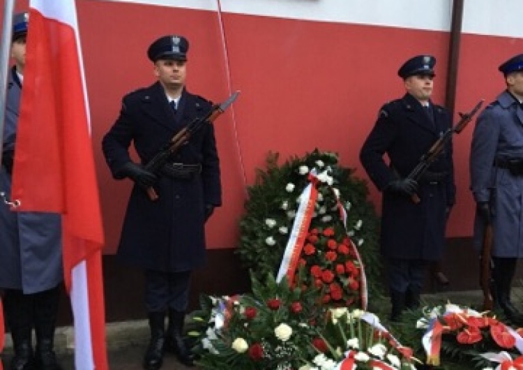 Kobiety "Solidarności" więzione przez władze PRL upamiętnione na ścianie aresztu w Olszynce Grochowskiej
