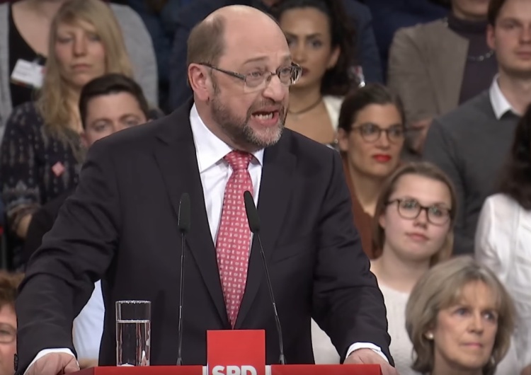 zrzut ekranu Schulz z pretensjami: Płacimy, ponosimy koszty związane z uchodźcami, a niektóre kraje wodzą nas za nos