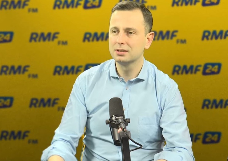  [video] Mazurek do Kosiniaka-Kamysza: "W ilu gminach PSL dał ludziom darmowy internet?"