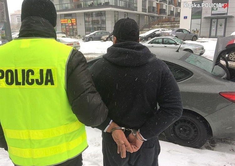 Gang okradający ludzi metodą „na policjanta” rozbity przez prawdziwych gliniarzy