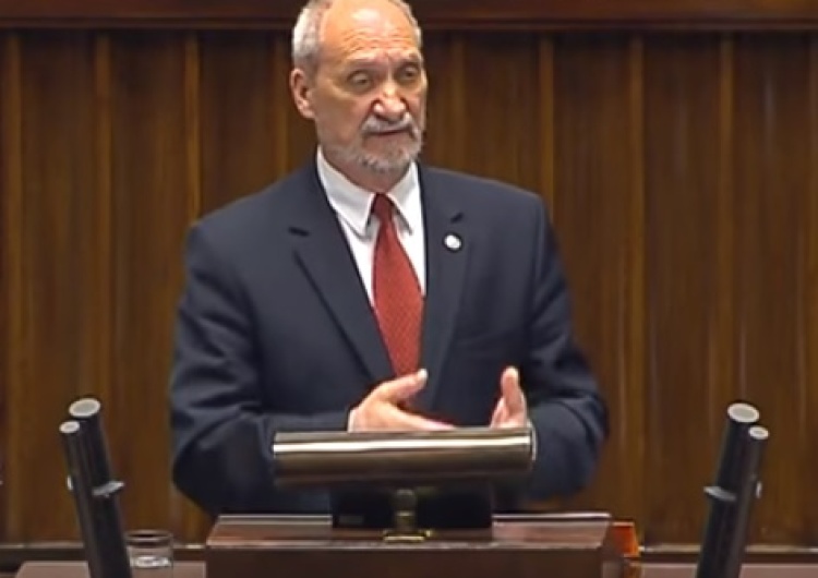Antoni Macierewicz: Grupa posłów cynicznie działa przeciwko państwu polskiemu w interesie koncernów