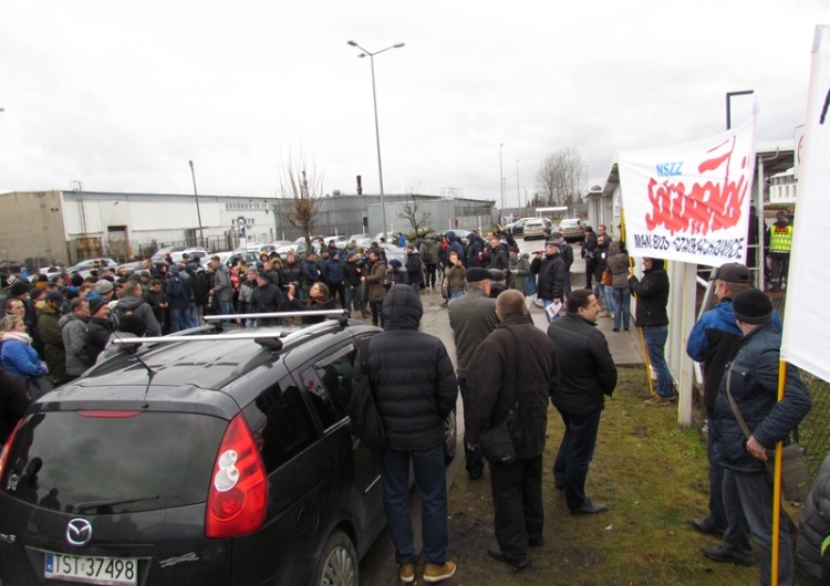 Kolejna runda rozmów płacowych w MANie. Związkowcy nie odpuszczają