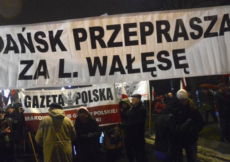 Tomasz Gutry Mieczysław Gil: "Władzę trzeba szanować" mówił kiedyś Wałęsa...