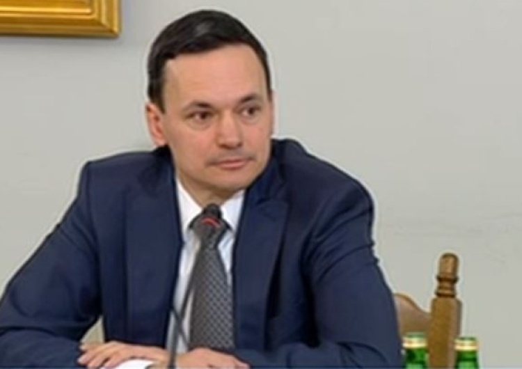 "Jeden z kluczowych świadków", były szef MSW Jacek Cichocki zeznaje przed komisją ds. Amber Gold