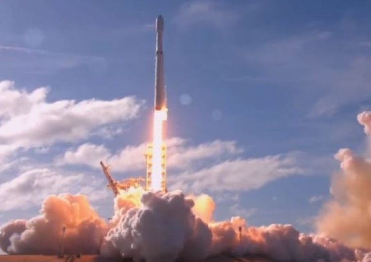  [Video] Tak Elon Musk wysłał w kosmos samochód Tesla