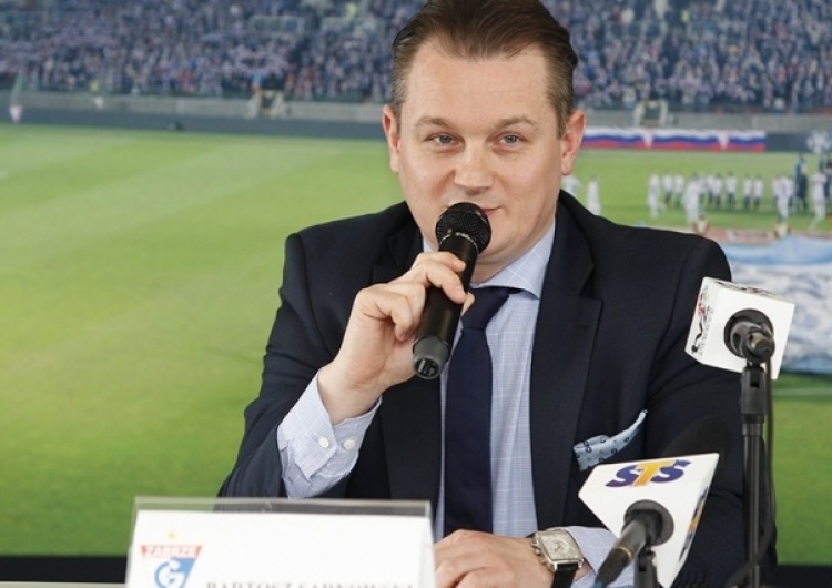 Kto przed kolizją udostępnił prezesowi Górnika Zabrze samochód, pomimo cofniętego mu prawa jazdy?