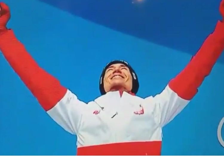  [video] Kamil Stoch odebrał złoty medal w Pjongczang
