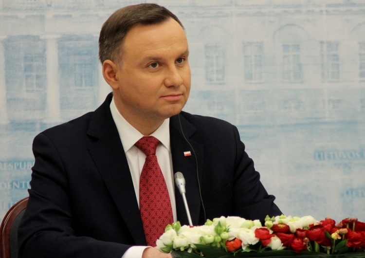  Andrzej Duda liderem najnowszego rankingu zaufania CBOS. Za nim premier Morawiecki i Beata Szydło