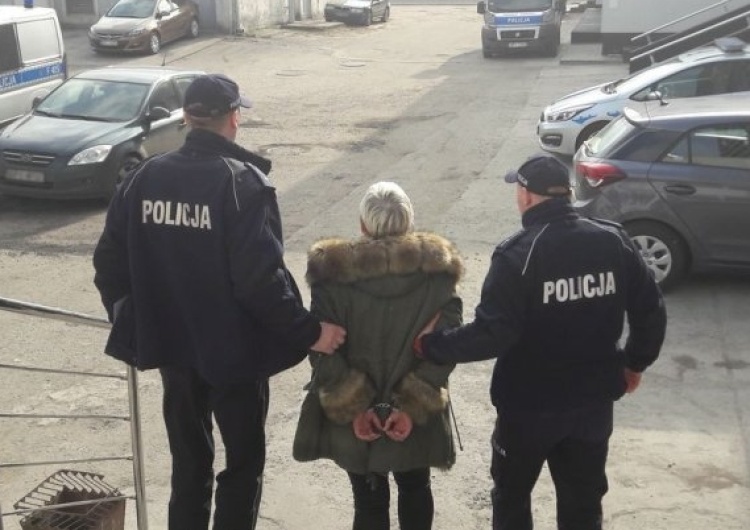 Okaleczyli ciało kobiety widelcem, polewali octem, ogolili jej głowę. Teraz trafią za kratki