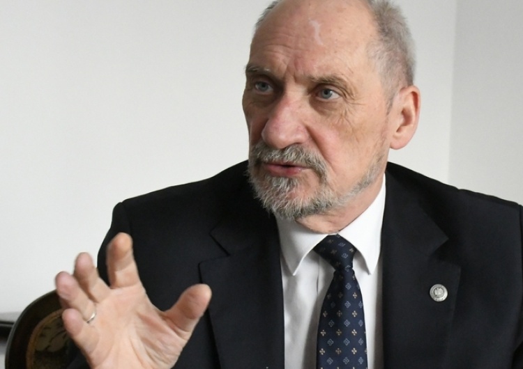  Antoni Macierewicz skomentował decyzję w sprawie gen. Kraszewskiego: "Fakty są bezsporne"