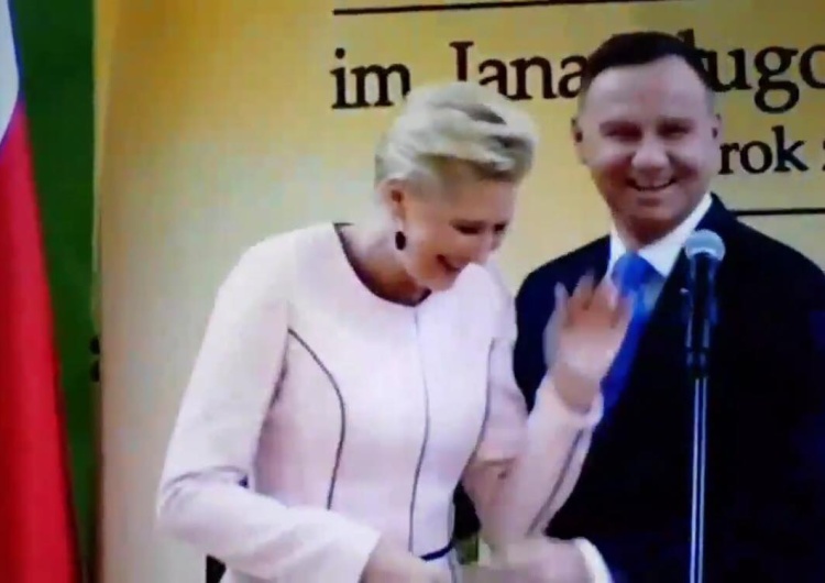  [video] Prezydent Duda żartuje z wypowiedzi żony. Sala wybucha śmiechem. Internauci komentują