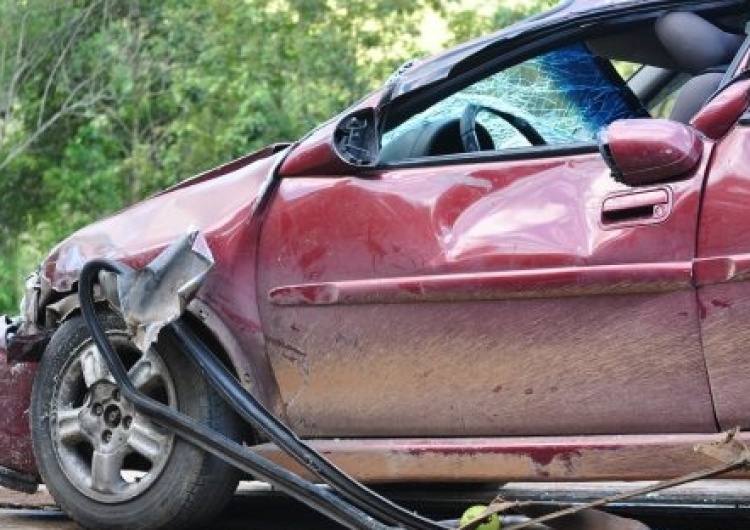 34 oskarżonych stanie przed sądem. Rozbito gang wyłudzający odszkodowania komunikacyjne