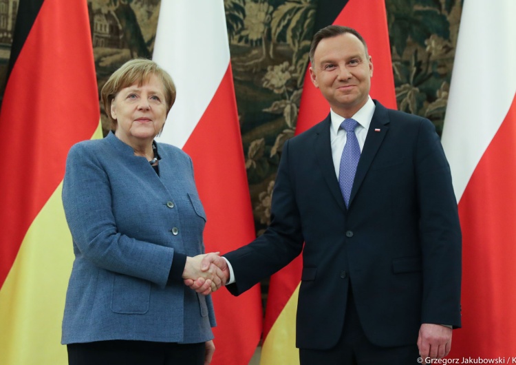  [Komentarze] Dziennikarze, politycy, internauci o wizycie Merkel: "Przyjechała do innej Polski"