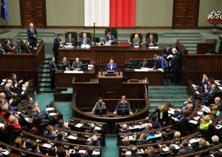 Beata Szydło w Sejmie: Dość pomawiania polskiego rządu, Polski i polskich obywateli