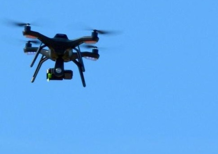 Ks. Jegierski: "Przedstawiciele M. i K. Morawieckich grożą, że mnie zabiją. W samochód uderzył dron"