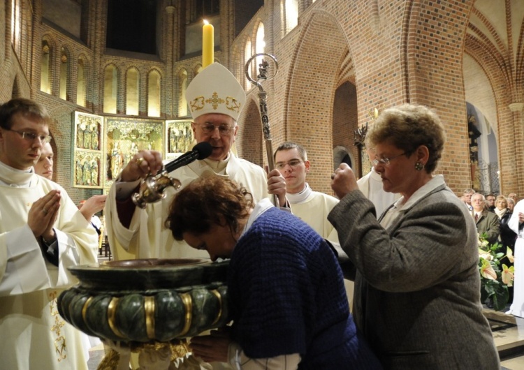 Abp. Stanisław Gądecki: Zmartwychwstanie przypomina o niepodległości Polski