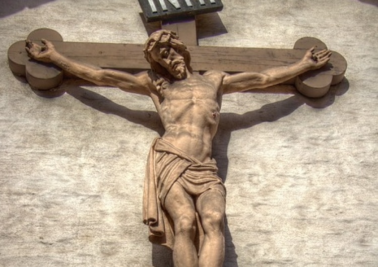  Facebook przeprasza za zablokowanie reklamy z Jezusem na krzyżu