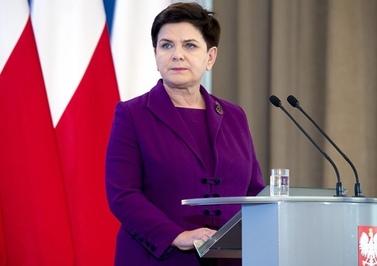  Beata Szydło zapowiedziała, że nie wprowadzi zaleceń Komisji Europejskiej w sprawie TK