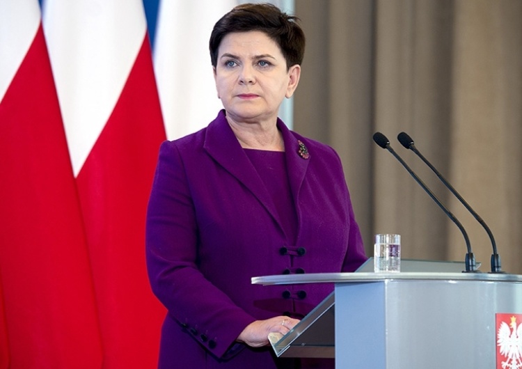 Beata Szydło zapowiedziała, że nie wprowadzi zaleceń Komisji Europejskiej w sprawie TK
