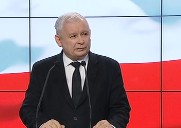  J. Kaczyński zapowiada obniżenie pensji posłów, zwrot premii i brak prac nad degradacją