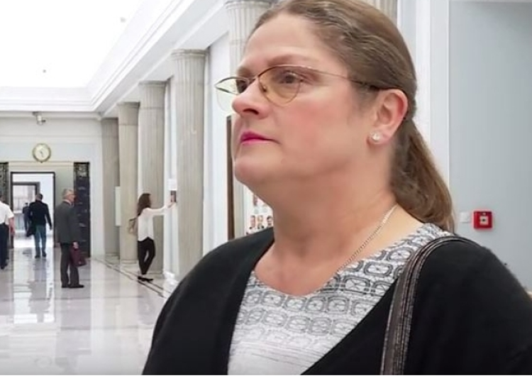 Krystyna Pawłowicz w swoim stylu ocenia obniżkę zarobków posłów. Koniecznie zobacz