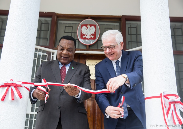  To orientalna wyprawa. Szef MSZ otworzył ambasadę w... Tanzanii