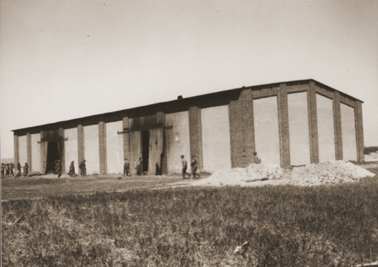 73 lata temu spalono w stodole ponad tysiąc Polaków. "Odpowiedzialność ponoszą wszyscy Niemcy..."