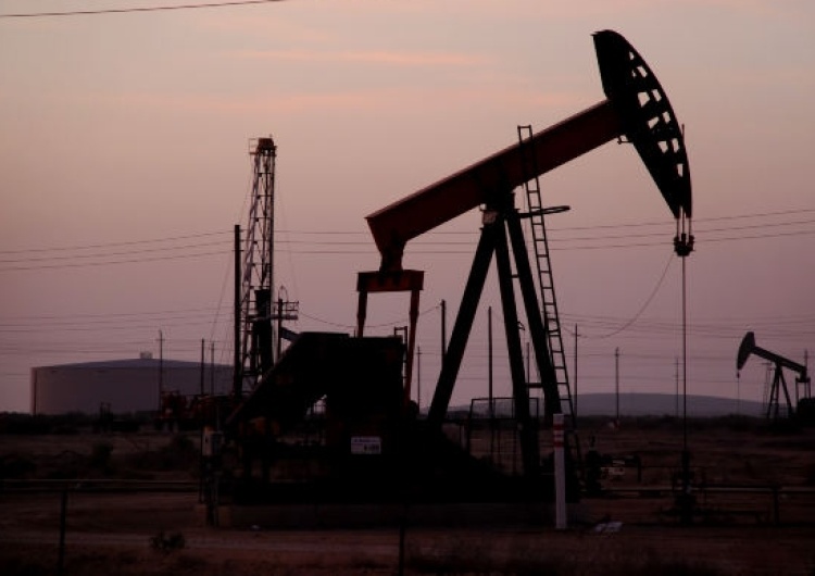  Porozumienie naftowe z Saudami zaczyna szkodzić Rosji. Tymczasem w USA wydobycie bije rekordy
