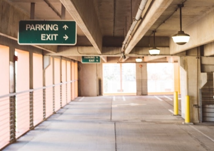 Ile kosztują trzy godziny na parkingu przy szpitalu w Puszczykowie? Nie zgadniecie Państwo